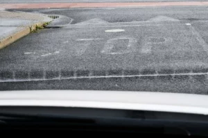 погана дорожня розмітка у містах Ірландії призводить до ускладнення водіїв-початківців