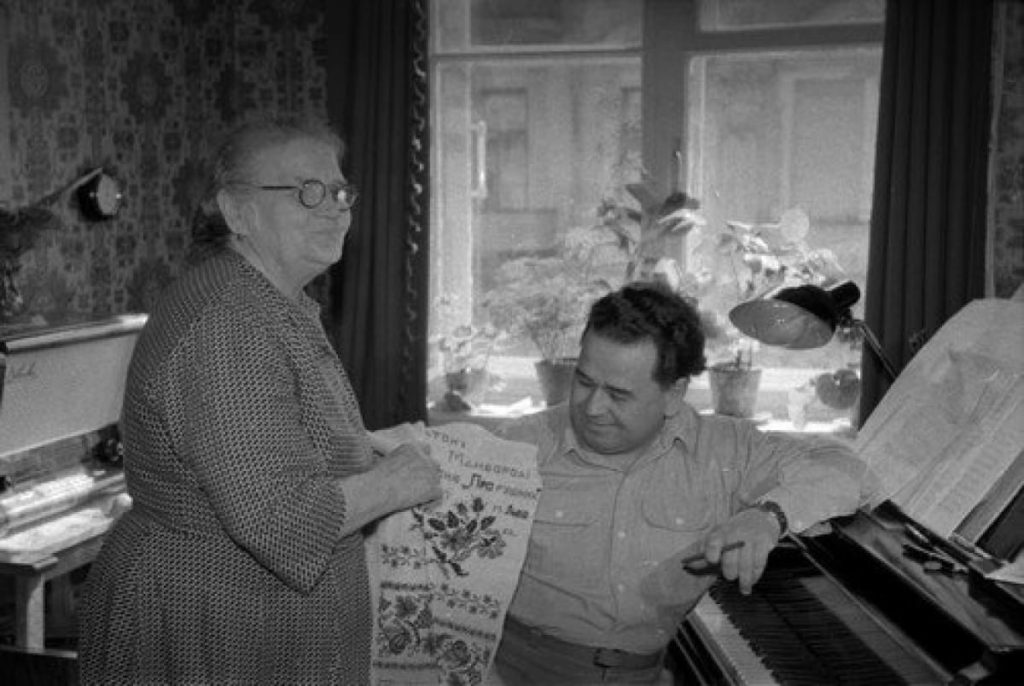 Платон Майборода з матір'ю