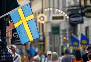 прапор Швеції на вулиці міста