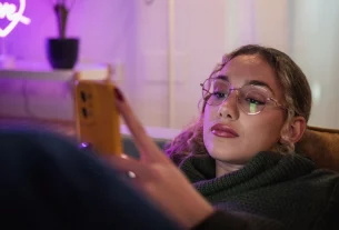 залежність від телефону та соцмереж