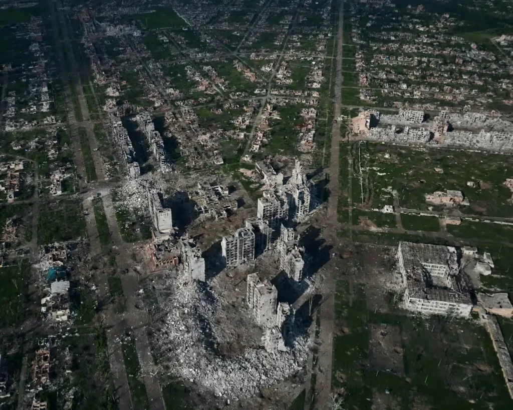 Аерофотозйомка Бахмута, місця важких боїв між українськими та російськими військами, у червні 2023 року. До війни значна частина політичного керівництва України вважала масштабне російське вторгнення немислимим