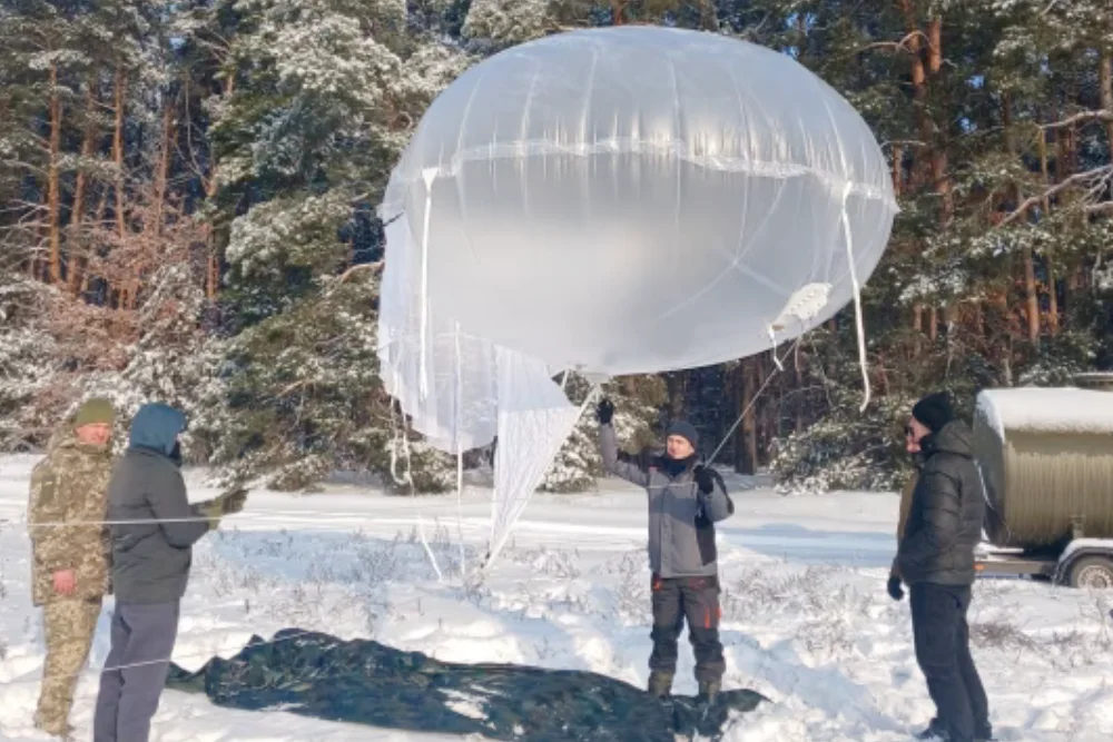 Київський стартап Aerobavovna, що займається розробкою повітряних куль, провів у січні тренінг для українських військових