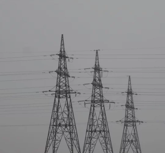 високовольтні проводи