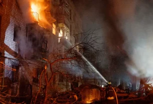 тушіння пожежи після ракетних ударів росії