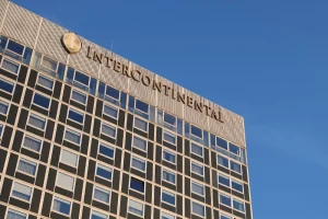 будівля готелю у Женеві де проходять переговори щодо миру в Україні