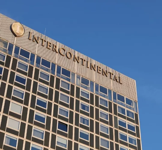 будівля готелю у Женеві де проходять переговори щодо миру в Україні