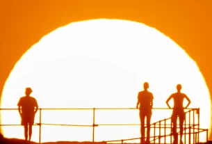 схід сонця на оглядовому майданчику