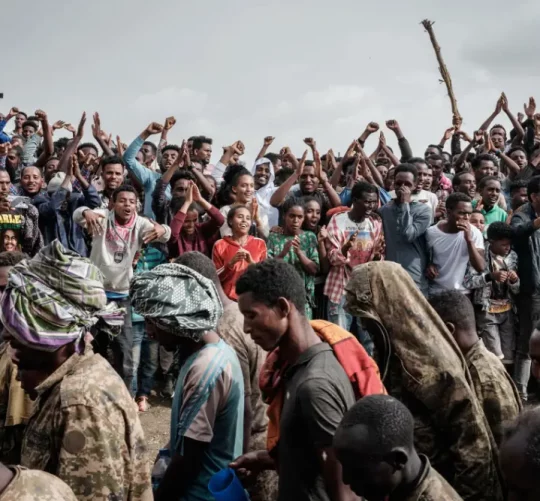 Полонені ефіопські солдати йдуть до реабілітаційного центру Мекеле в регіоні Тиграй, 2021 рік.