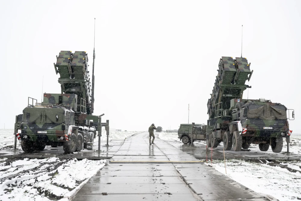 проти повітряні установки для оборони простору від ракет та безпілотників