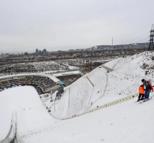 Міжнародний комплекс для стрибків з трампліну під час Азіатських зимових ігор в Алмати в 2011 році