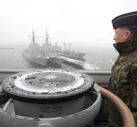 Іспанський військово-морський корабель у гавані військово-морської бази в Кілі, Німеччина.