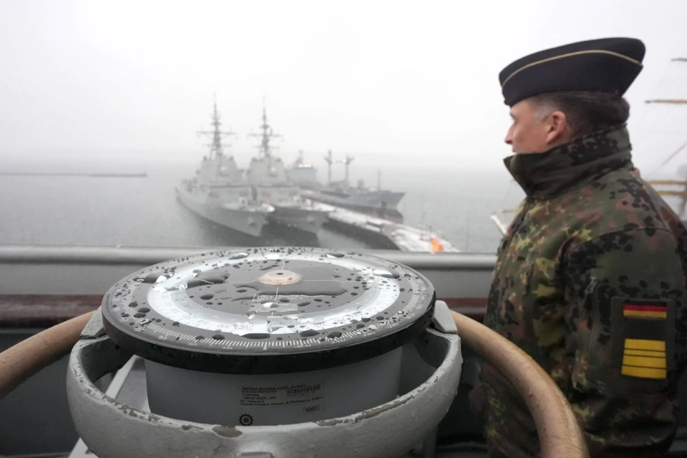 Іспанський військово-морський корабель у гавані військово-морської бази в Кілі, Німеччина.