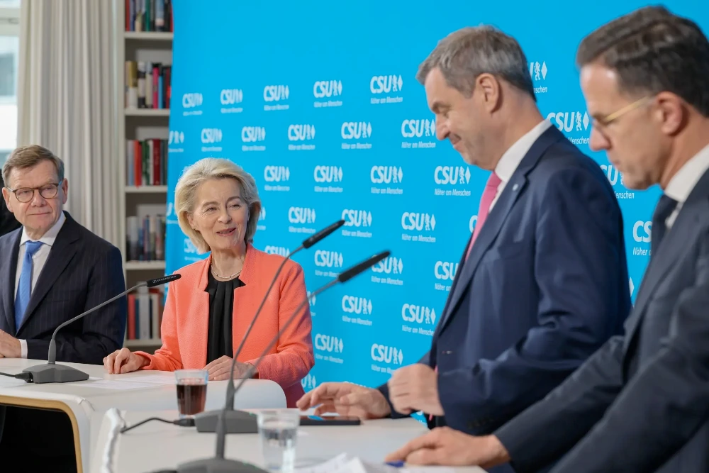 Європейські лідери, включаючи президента Європейської комісії Урсулу фон дер Ляєн, зосереджуються на питаннях оборони на Мюнхенській конференції з безпеки