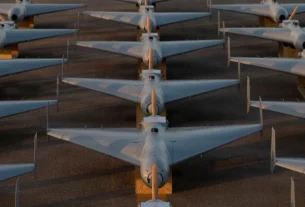 Безпілотні літаки Low-cost Unmanned Combat Attack System (LUCAS).