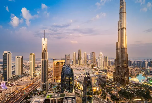 ОАЕ Дубай 4 мільйони мешканців, розкіш та багато-багато впливових осіб