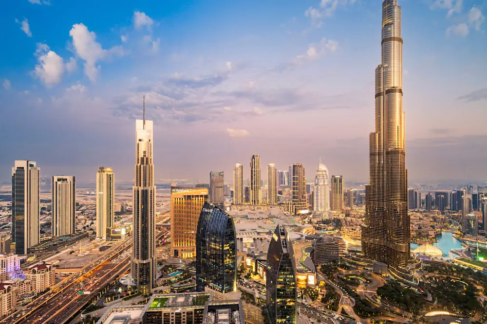 ОАЕ Дубай 4 мільйони мешканців, розкіш та багато-багато впливових осіб