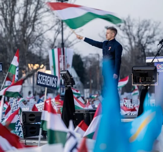 Петер Мадяр під час загальних виборів у Будапешті 15 березня