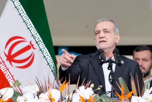 У неділю вранці, коли атаки по всій Перській затоці продовжуються, Пезешкіан заявив, що його суботні зауваження були неправильно витлумачені «ворогом, який прагне посіяти розбрат із сусідами»