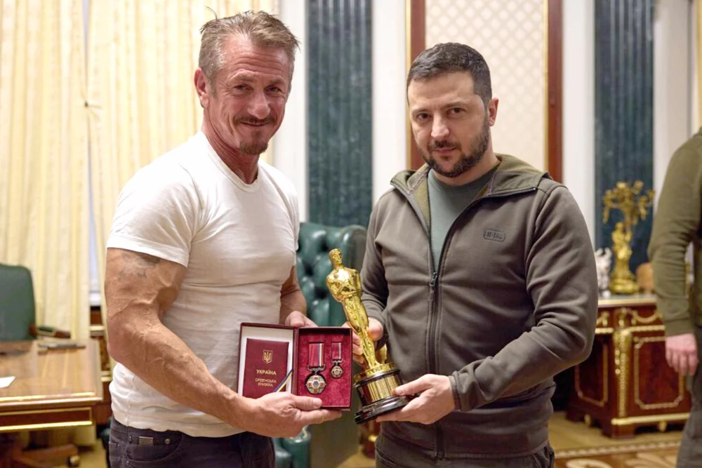 Шон Пенн і президент України Володимир Зеленський у листопаді 2022 року