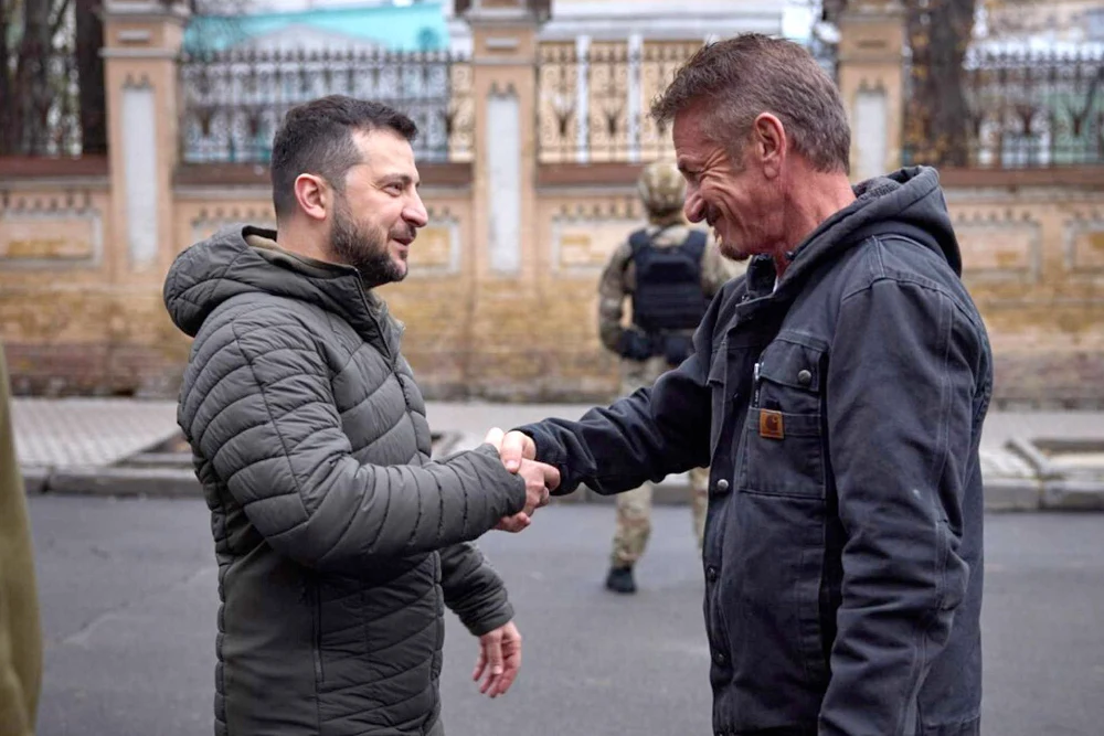 Президент України Володимир Зеленський та Шон Пенн у листопаді 2022 року.