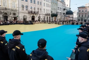 Потреба у фінансуванні Києва зменшилася після того, як Міжнародний валютний фонд наприкінці минулого місяця схвалив позику на $8,1 мільярда, який одразу виділив $1,5 мільярда