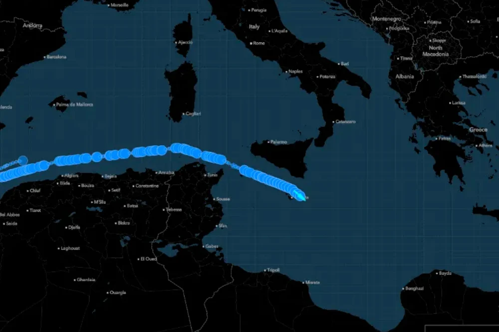 Згідно з даними відстеження суден, судно Arctic Metagaz перебувало в Середземному морі, перш ніж його було атаковано
