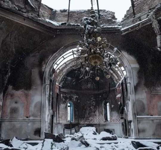 зруйнована церква після російських атак