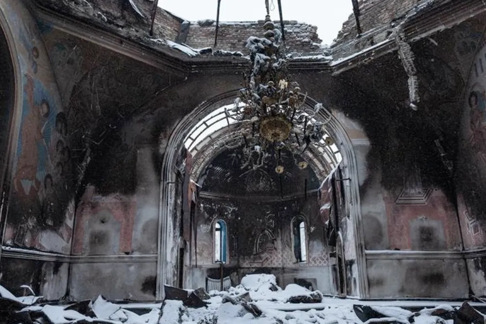 зруйнована церква після російських атак