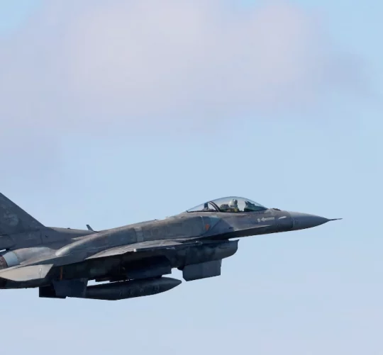 винищувач F-16