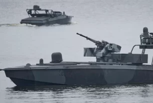 швидкісний безпілотний військовий катер