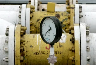 На виробничій станції трубопроводу «Дружба» у Бродах, що за 460 км, манометр показує тиск, близький до нуля