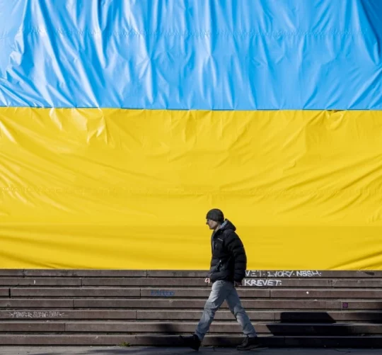 Український прапор як символ підтримки раніше майорів у празькій Летні