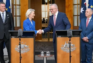 Голова Європейської комісії Урсула фон дер Ляєн та прем'єр-міністр Австралії Ентоні Альбанезе