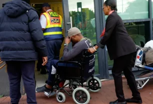 Південноафриканський чоловік, якого заманили воювати у війні Росії проти України, повертається додому