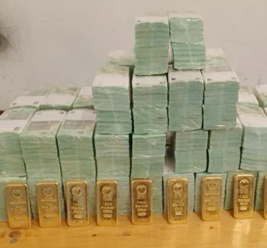 Що було у броньованій машині Ощадбанку затриманої в Угорщині