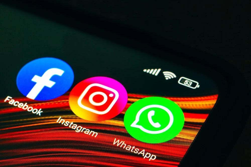 сервіси мета фейсбук інстаграм ватсап