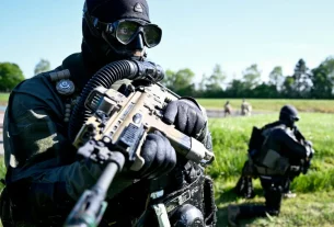 військові підводники нато на тренуванні