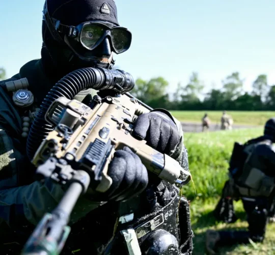 військові підводники нато на тренуванні