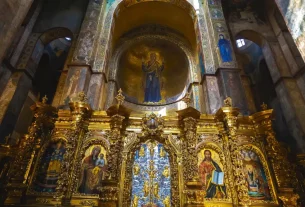 Православна Церква у Києві, Оранта у соборі Святої Софії, зображення Божої Матері над Престолом