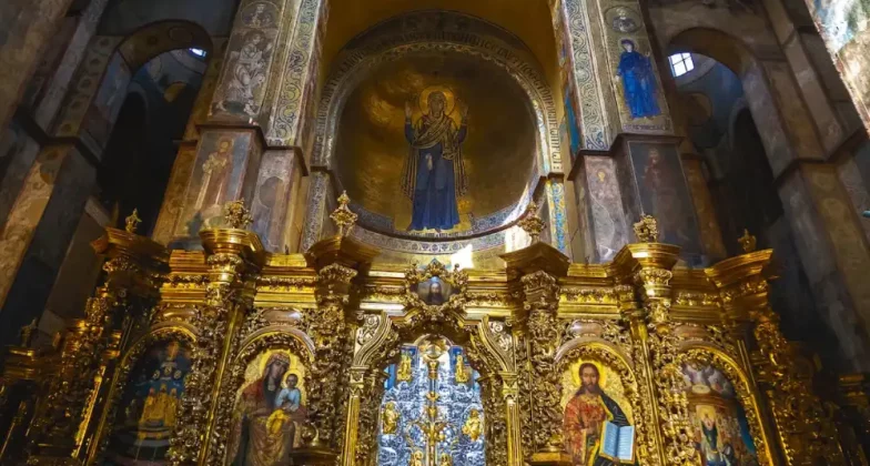 Православна Церква у Києві, Оранта у соборі Святої Софії, зображення Божої Матері над Престолом