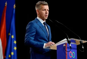 Мадяр на прес-конференції в понеділок. Він пообіцяв працювати над створенням «вільної, європейської, добре функціонуючої та співчутливої ​​Угорщини».