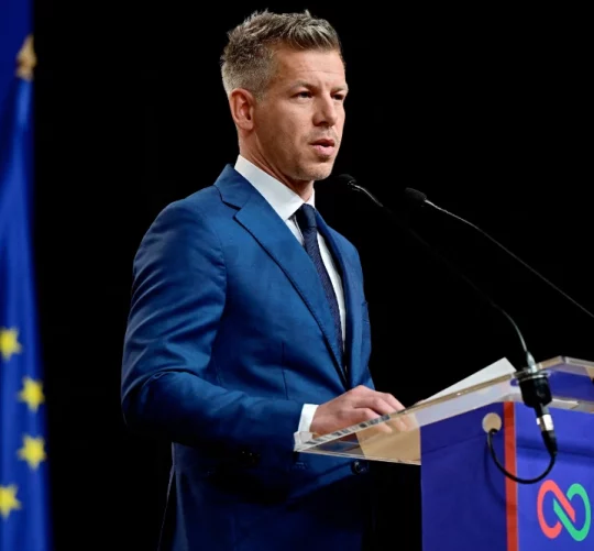 Мадяр на прес-конференції в понеділок. Він пообіцяв працювати над створенням «вільної, європейської, добре функціонуючої та співчутливої ​​Угорщини».