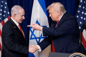 Дональд Трамп і Беньямін Нетаньяху на прес-конференції в Мар-а-Лаго в грудні минулого року