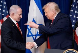 Дональд Трамп і Беньямін Нетаньяху на прес-конференції в Мар-а-Лаго в грудні минулого року