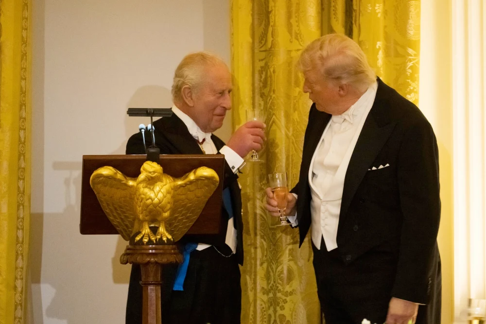 Трамп проводить державну вечерю для короля Карла та королеви Камілли Великої Британії