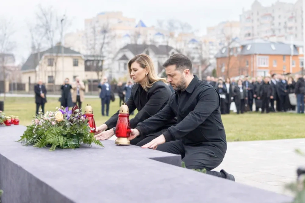 Президент України Володимир Зеленський та його дружина Олена Зеленська відзначають четверту річницю різанини в Бучі 31 березня 2026 року