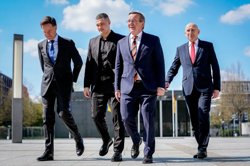 У середу в Берліні генеральний секретар НАТО Марк Рютте зустрівся з міністрами оборони України, Німеччини та Великої Британії