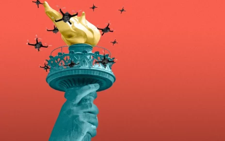 дрони на малюнку навколо статуї свободи