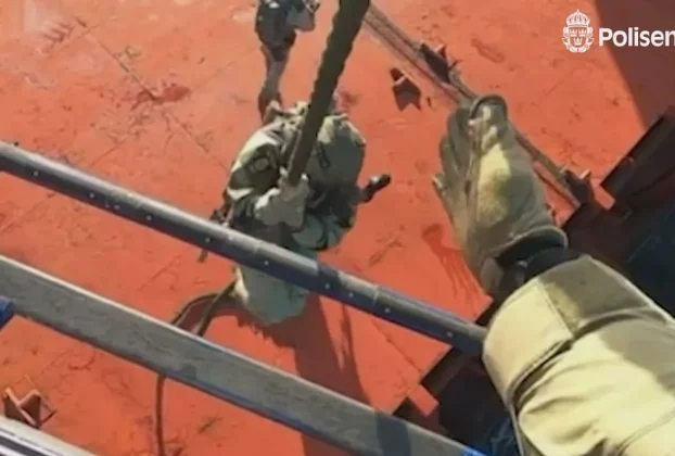 Захоплення судна шведською поліцією