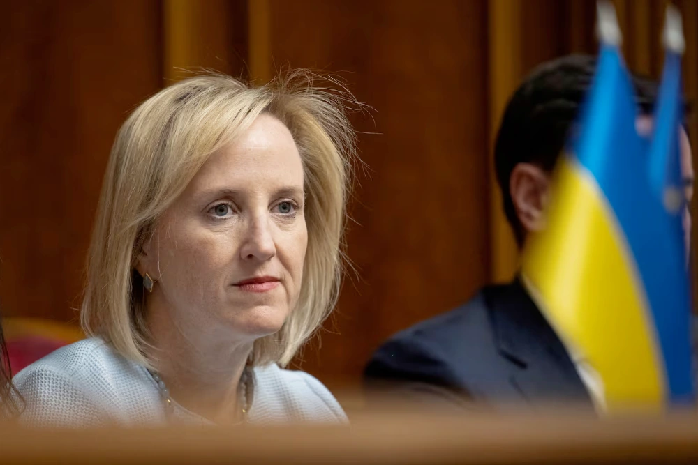 Джулі Девіс почала виконувати обов'язки посла в Україні після від'їзду свого попередника у квітні 2025 року